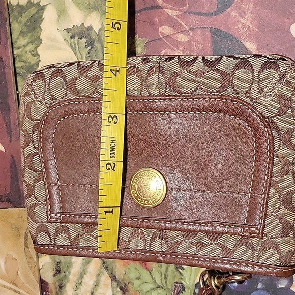 Coach | Small Logo wristlet with front patch pocket EUC - Picture 9 of 10